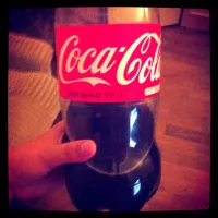 Snapdishの料理写真:2 liter coke.|Nellyさん