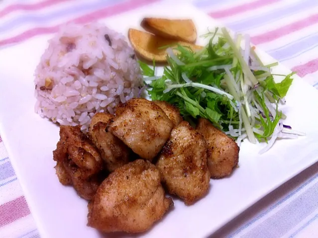 Snapdishの料理写真:ワンプレート晩ご飯 チキン南蛮|ちびチビ。さん