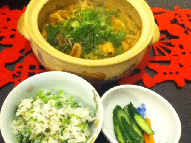 2011/11/8 今日の晩ご飯。本日お一人様メニュー。常夜鍋と菜飯、キュウリの浅漬け。楽だわ（笑）|buckshanさん