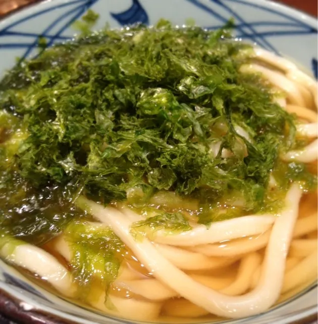 Snapdishの料理写真:丸亀製麺の海苔かけうどん大(かしわ天、鮭おにぎり)|Koichi Shibataさん