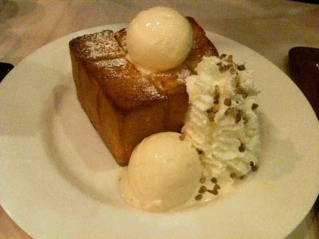 Snapdishの料理写真:Shibuya Honey Toast|sasi-sOmさん