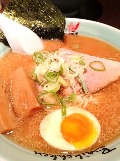 梅光軒の特選醤油ラーメン|碓井啓司さん