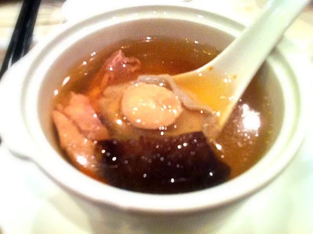 Snapdishの料理写真:chicken and abalone soup|Tinky 🍒さん