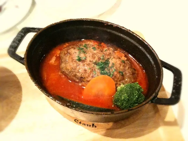 Staub料理 クレオンの煮込みハンバーグトマトソース|satomiさん