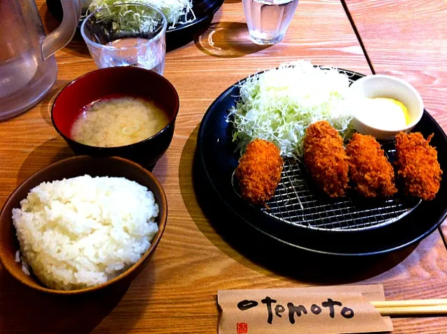 カキフライ定食|Taketoshi Satoさん