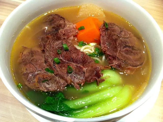 Taiwan clear soup beef noodles|Amanda Hwangさん