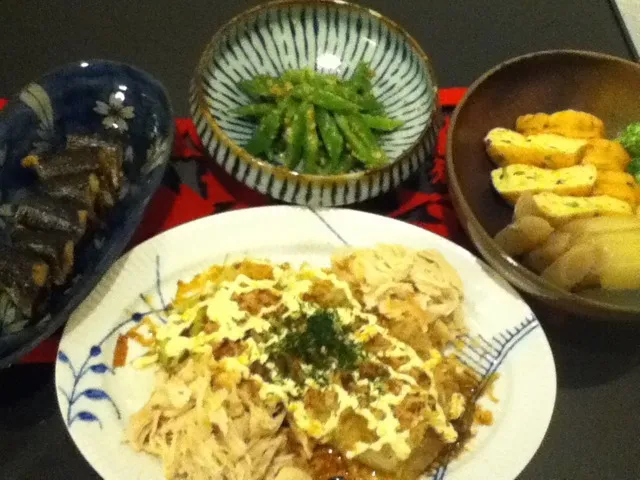 2011/11/12今日の晩ご飯。 温白菜とササミお好み風、枝豆がんもと大根の含め煮、インゲン豆の胡麻和え、糠漬けさんま、味噌焼肉椎茸。|buckshanさん