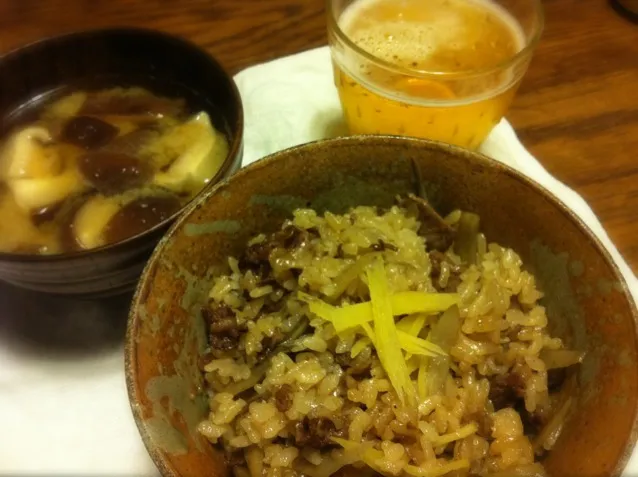 Oggi cena:Cucina Giapponese/牛肉とごぼうの炊き込みご飯、椎茸のお味噌汁|s_bosatsuさん