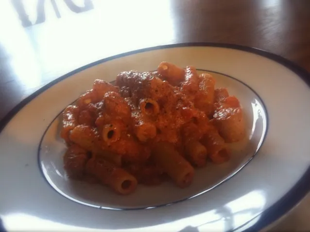 La colazione:Rigatoni con pomodori e funghi/朝ごはん、トマトとキノコのリガトーニ|s_bosatsuさん