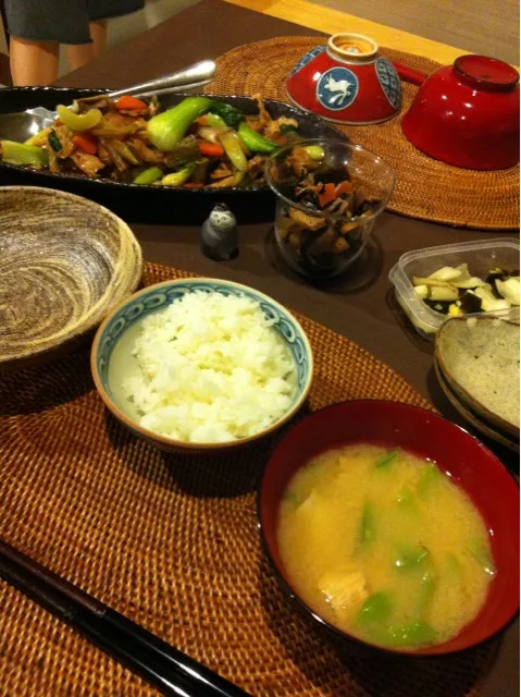 キノコと野菜のオイスターソース炒め•味噌汁|yoshiharu takahashiさん