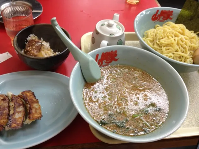 つけ麺、チャーシュー丼、餃子|Yuki Uchidaさん