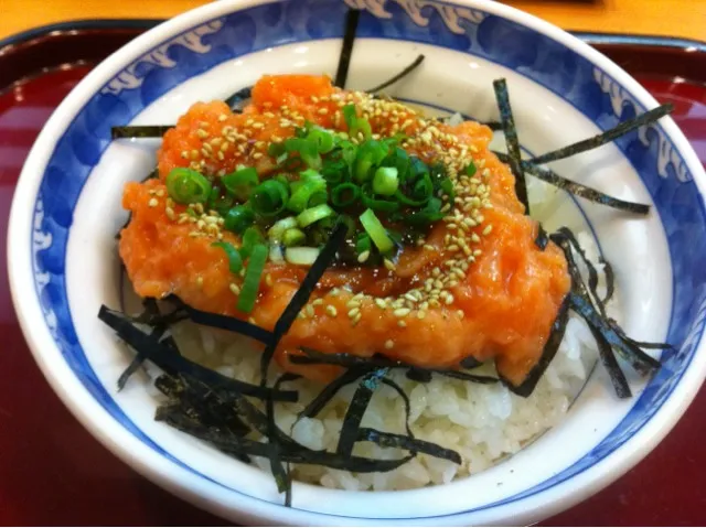 鮭の中落ち丼（西京味噌仕立て）|Satoshi Shojiさん