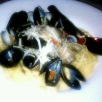 Snapdishの料理写真:pasta with clams and mussels|Debra Pitzさん