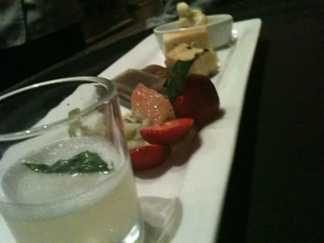 dessert Sampler for your #wedding|oscar ritoさん