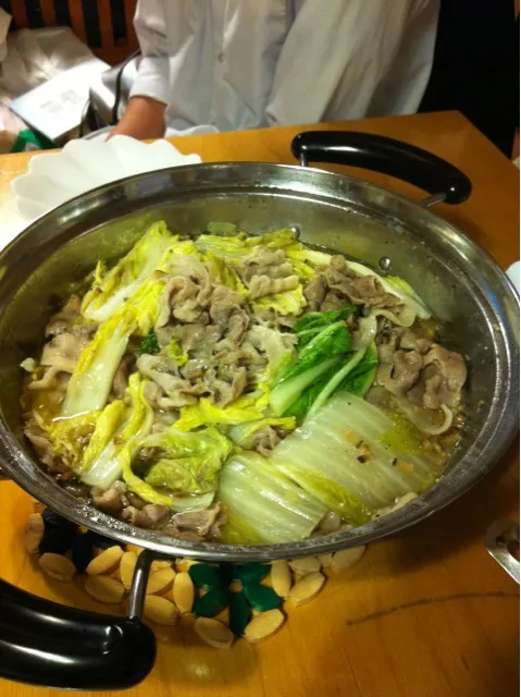 Snapdishの料理写真:豚肉と白菜の蒸し鍋|rygbatozさん