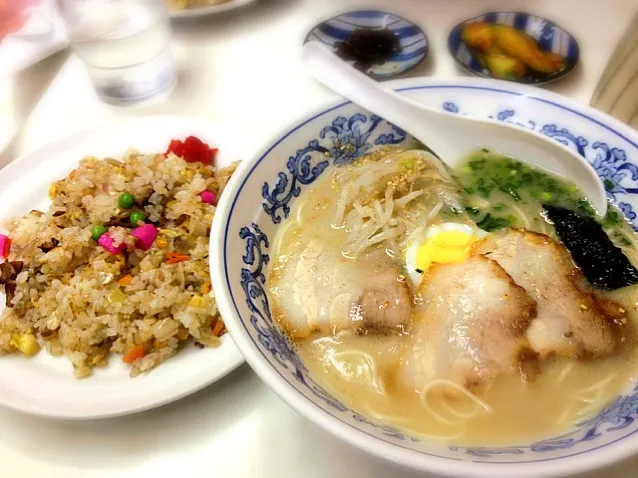 ラーメン＋半チャーハン|hirominさん