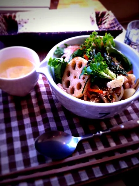 豚と根菜のバター醤油炒め丼|ゆってぃさん