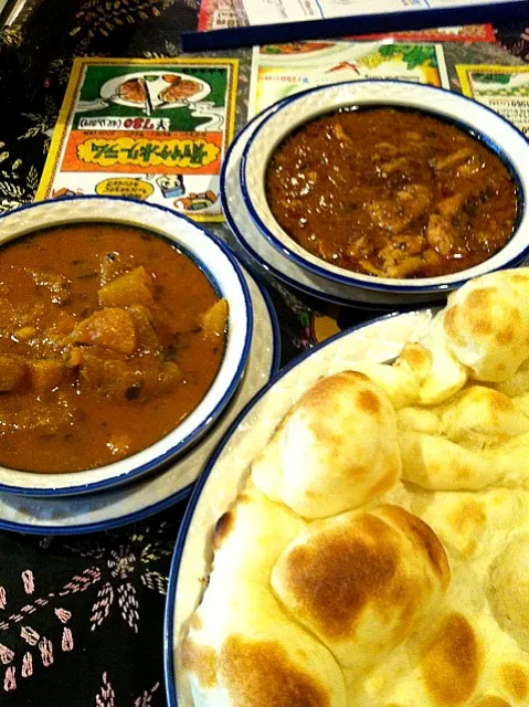 チキンカレーと野菜カレーwithナン|ままぞうさん