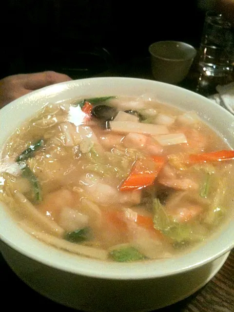 海老ラーメンは仮だ。おいらは中華飯ハーフ、ビール、杏仁豆腐（＾∇＾）みきやも白樺山荘もお休みで^^;|しーさん