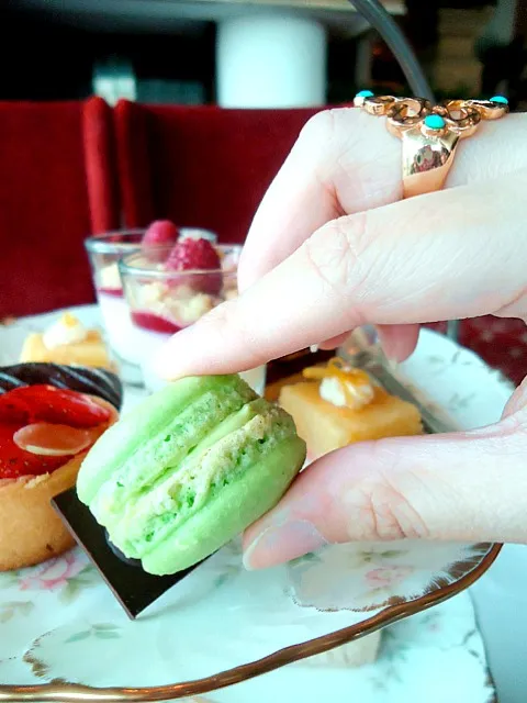 Macaron, Raspberry Crumble, Strawberry Tart|Jessica S.さん