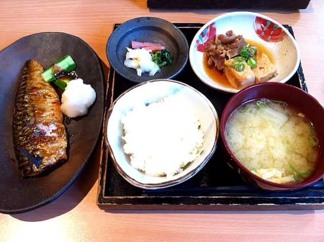 焼きさばと肉豆腐定食|kazuo furutaさん