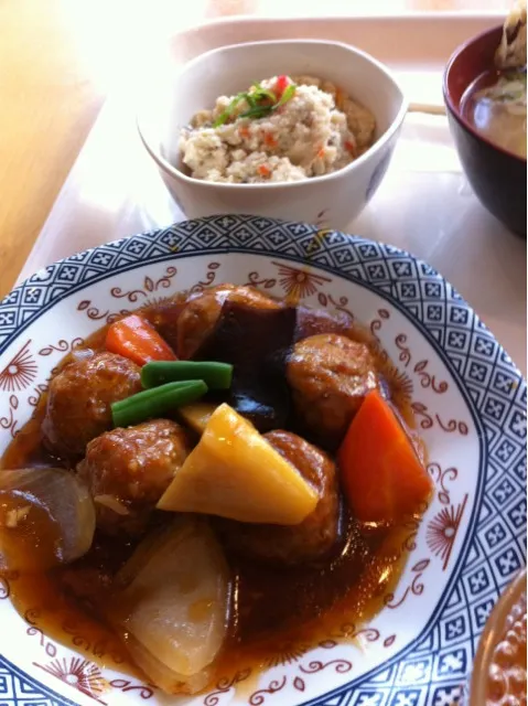 あんかけ肉団子で。いつもの学食にて。柔らかくて食べやすい。|yxxtsさん