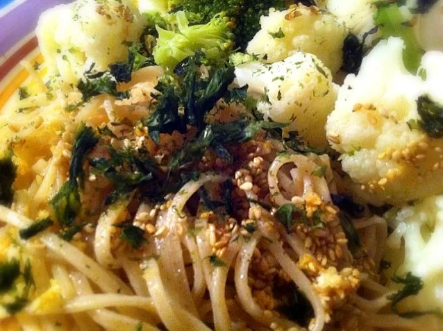 whole grain pasta with broccoli and cauliflower, roasted sesame seed, and sea weed sprinkles|Gabiさん