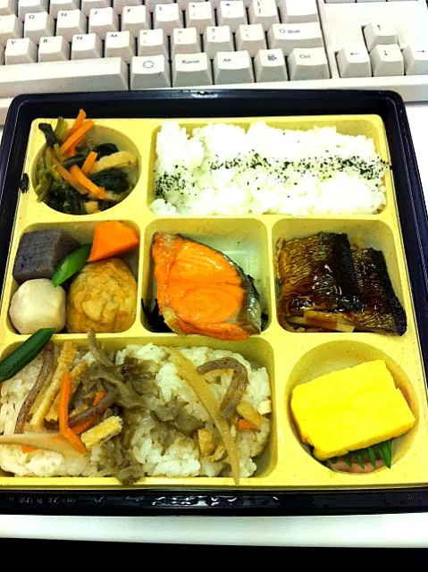 シャケ弁当|tomnekoさん