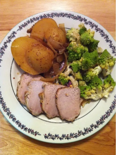 pork tenderloin, yukon golds and romanesco|http://melissasmenu.wordpress.com/さん