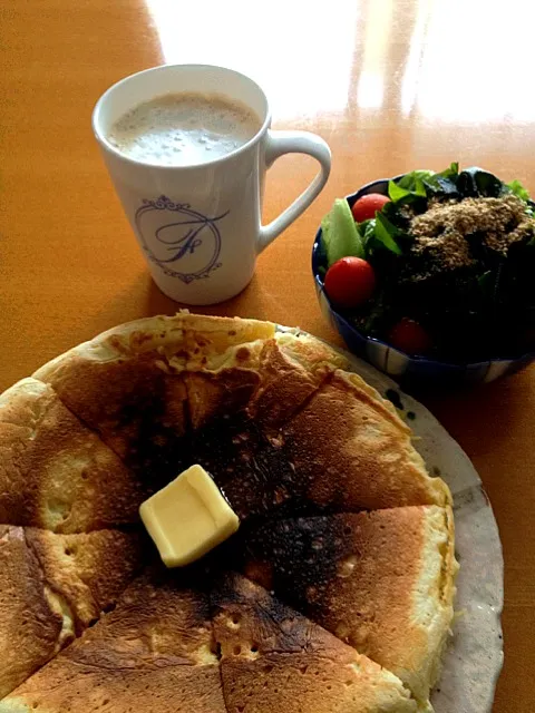 ホットケーキとカフェラテ|おがあきさん