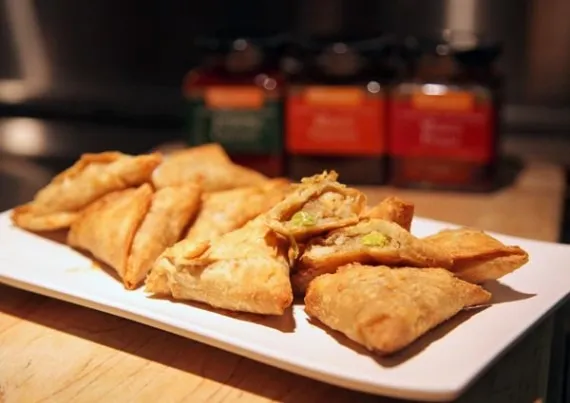 Snapdishの料理写真:veg. samosas|manasi bhargavさん