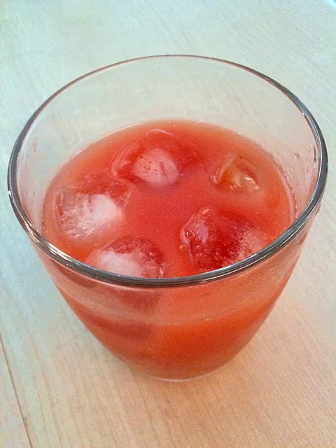 Snapdishの料理写真:Tomato Juice // Naturally Squeezed|sasi-sOmさん