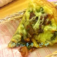 Snapdishの料理写真:バジルチキンピザ|rioさん