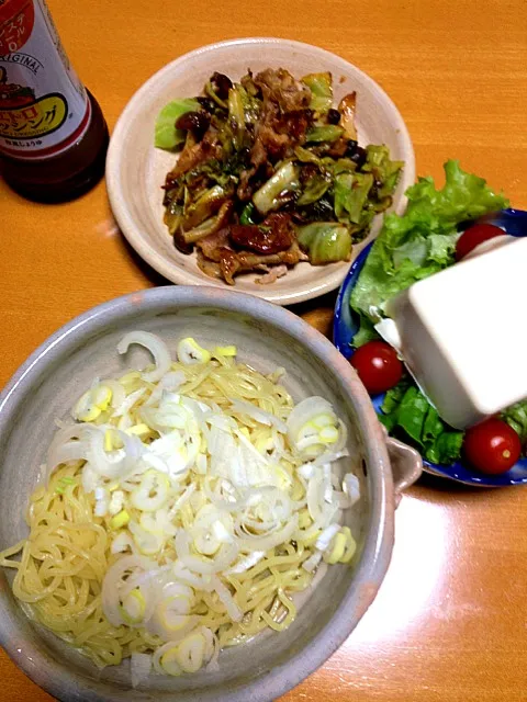 Snapdishの料理写真:油そばと豆腐サラダとキャベツの炒め物|おがあきさん