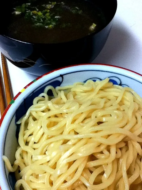 今日の昼は友人宅から美味いよ！と頂いた生つけ麺。オススメ通りうまかった！どこで売ってるんだ？|Yasuharuさん