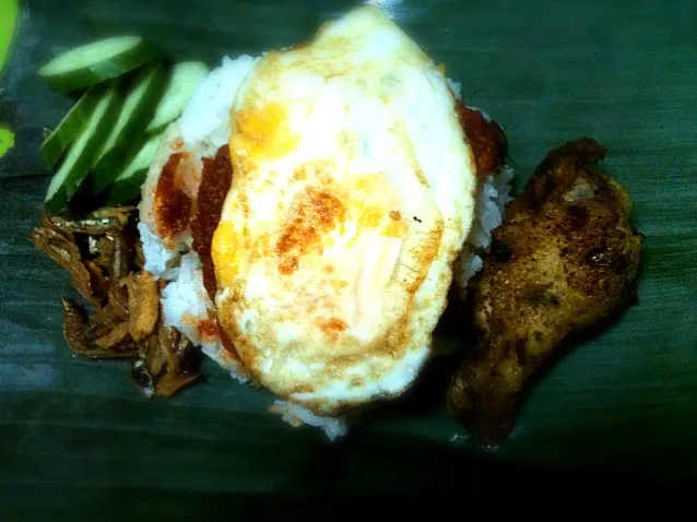 nasi lemak siap bungkus daun pisang :)|aleyaさん