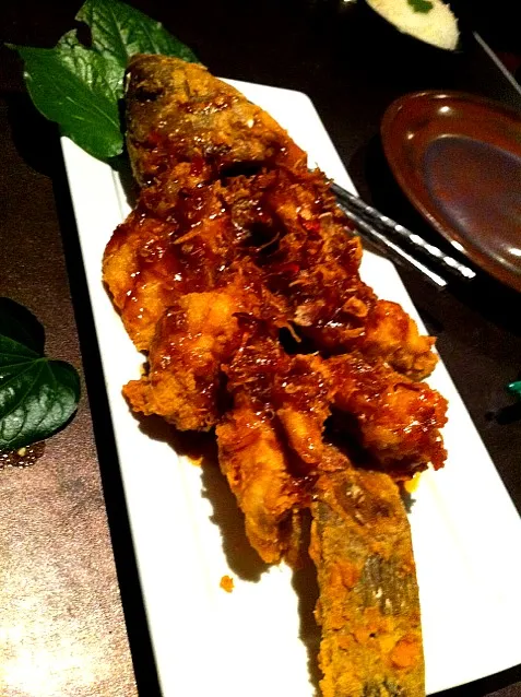 Snapdishの料理写真:grupa... pesce fritto tailandese con lenongrass|Andreaさん