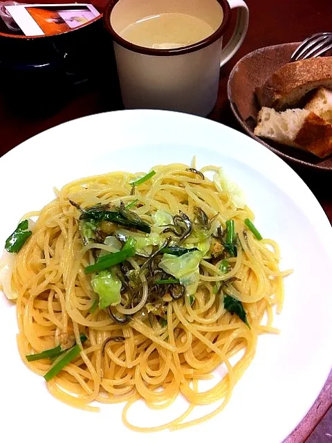 Snapdishの料理写真:makanai"KONAGO oil"|たかはしりょーこさん