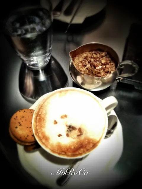 Cafe latte with Espresso Macaron|Yantoさん