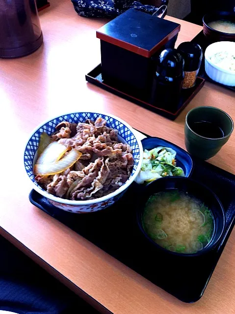 吉野家の牛丼|西田聡さん