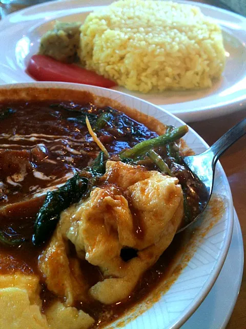 ふわとろタマゴとベーコンほうれん草のカレー|ダンディ☆和田さん