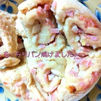 Snapdishの料理写真:炊飯器でパンを焼きました(^_-)|naonaochanさん