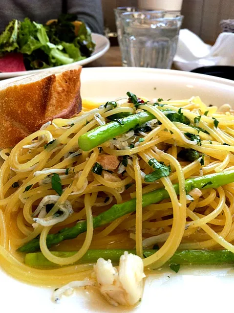 ロンハーマンカフェ辻堂店のシラスと旬菜のパスタ|三芳庵さん