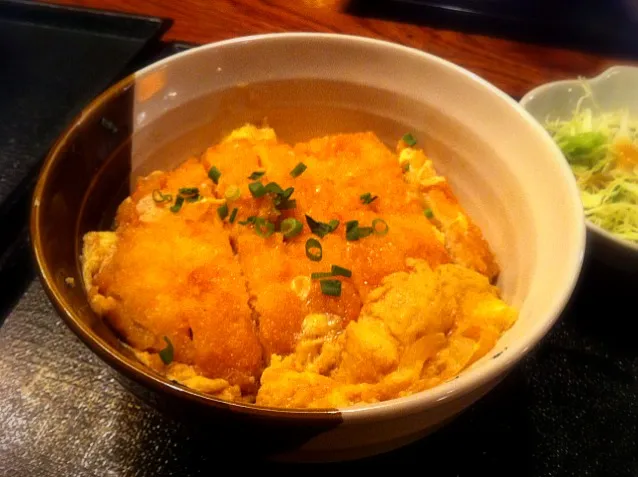 とろとろ玉子のチキンカツ丼|r1990297さん