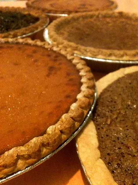 five pies (pumpkin, pecan, chess, chocolate fudge)|tamelyn feinsteinさん