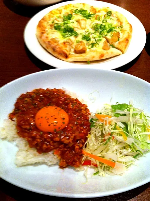 ベジフルカレーとじゃが芋の味噌マヨピザ|kumiさん