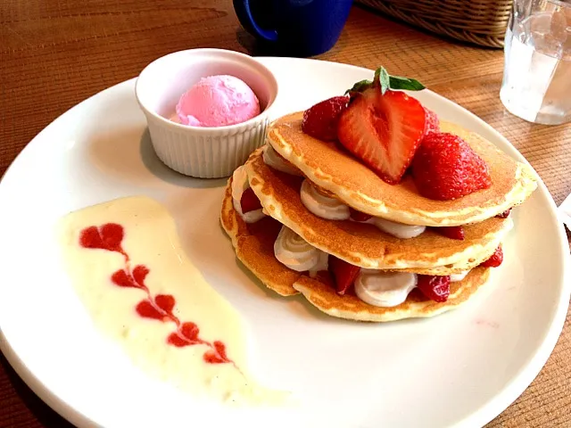 イチゴのパンケーキ！|tomomiさん