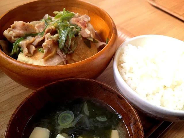 豚バラと豆腐の味噌煮込み わかめの味噌汁|たかおさん