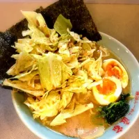 Snapdishの料理写真:ラーメン キャベチャ+味玉|shojiさん