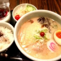 Snapdishの料理写真:塩ラーメン 昼御膳|shojiさん